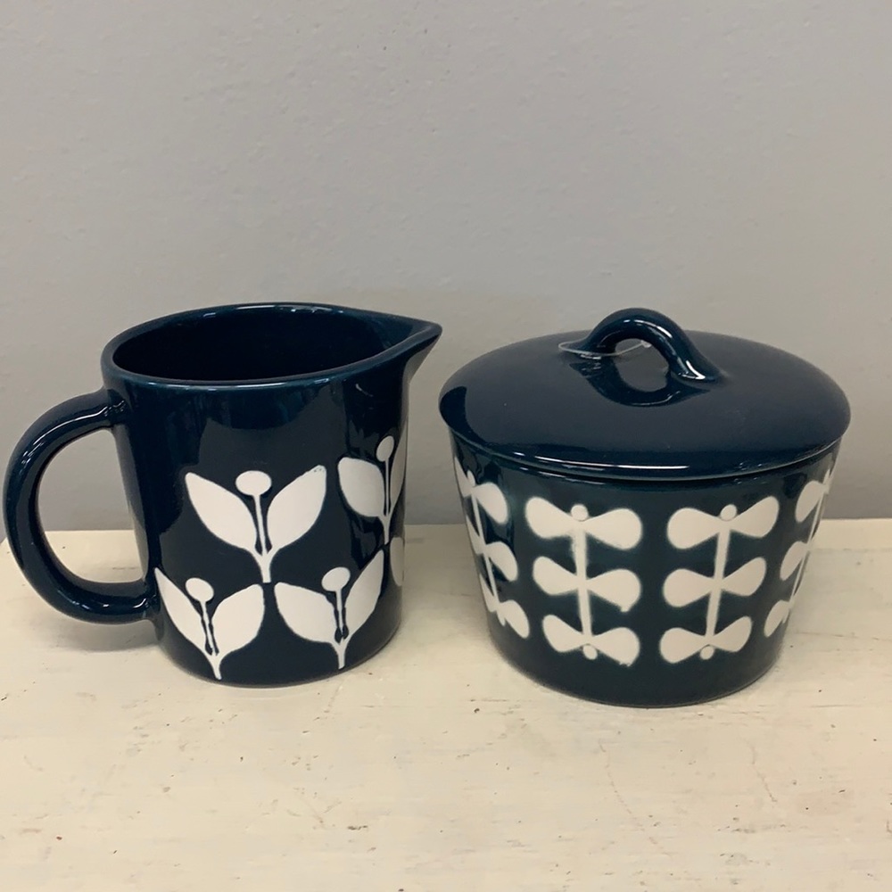 LARGE NAVY BLUE AND WHITE SUGAR AND CREAMER SET NEW!